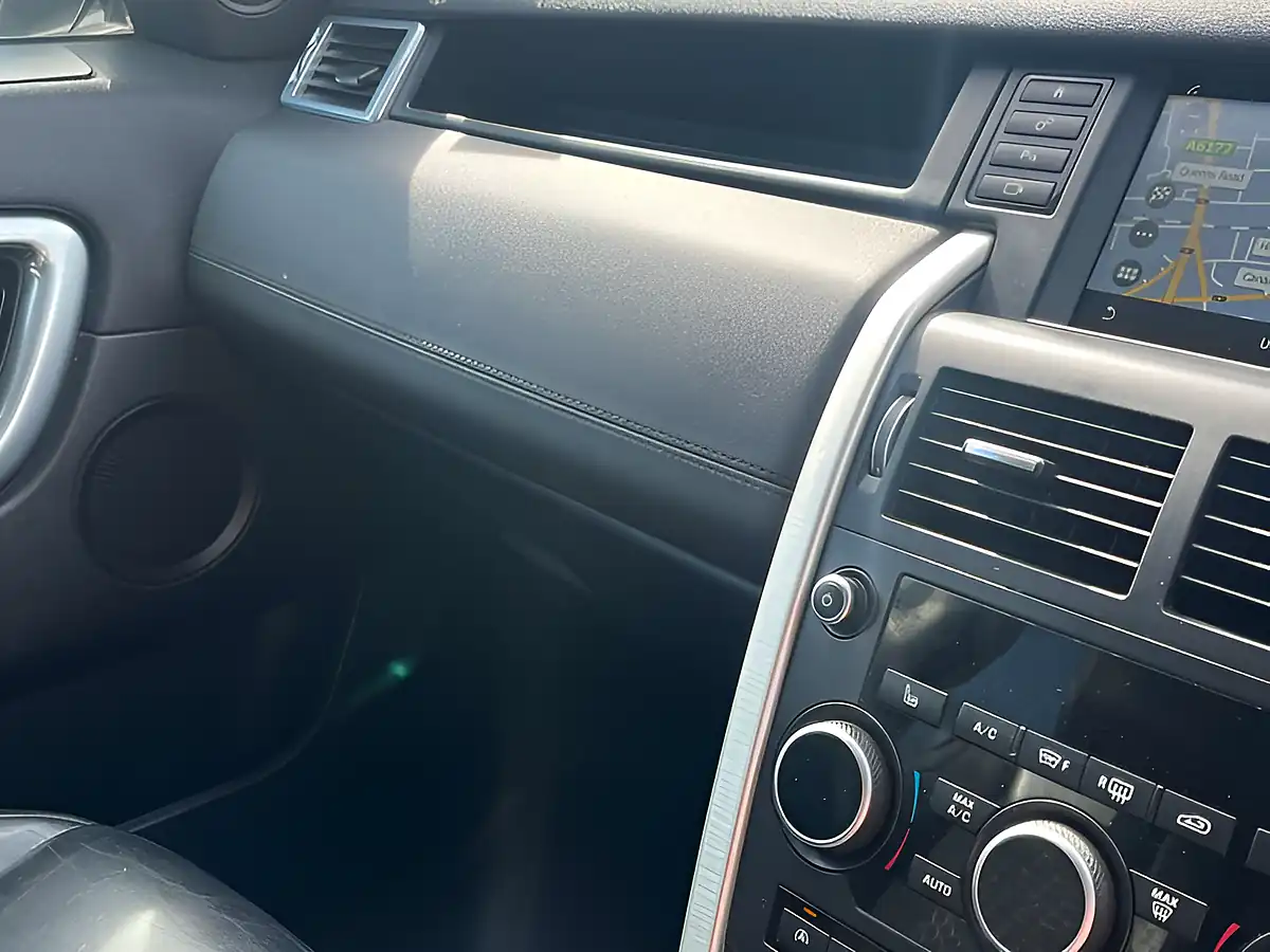 Used 2015 Land Rover Discovery Sport Se Tech White - Interior and Exterior details 19