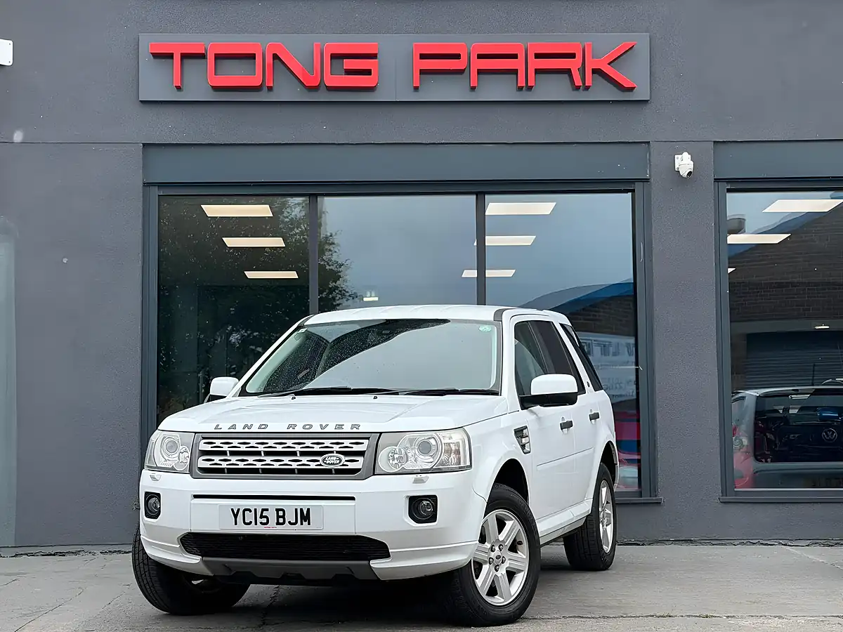 Used 2015 Land Rover Freelander 2 Hse White - Interior and Exterior details 9