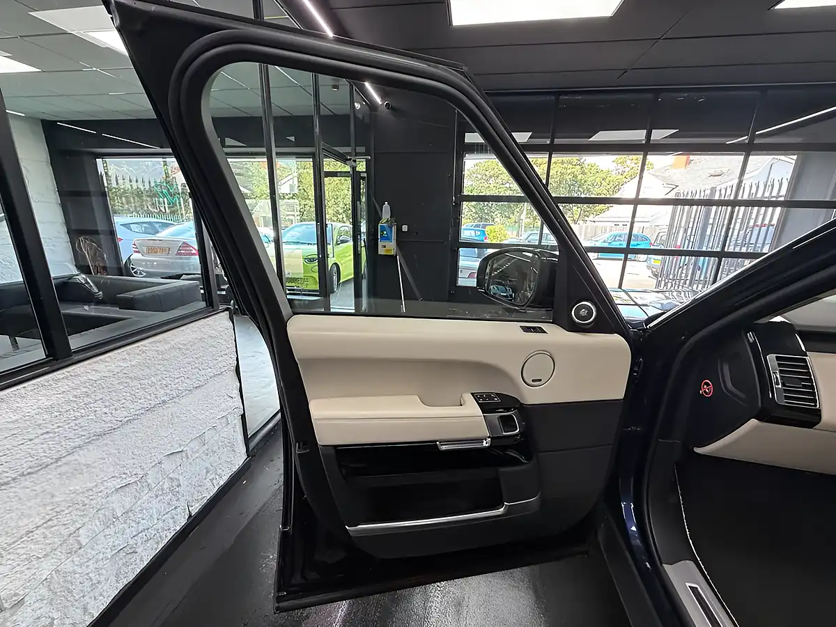 Used 2015 Land Rover Range Rover Autobiography Blue - Interior and Exterior details 19