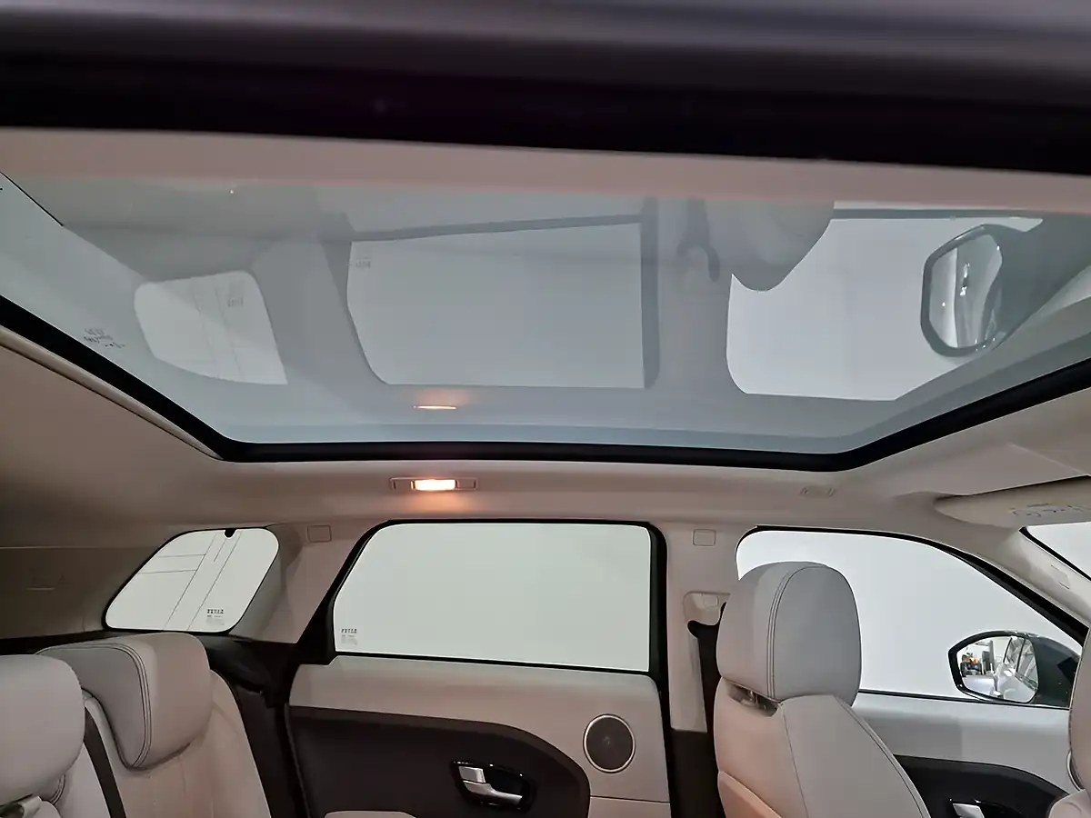 Used 2015 Land Rover Range Rover Evoque Autobiography Silver - Interior and Exterior details 10