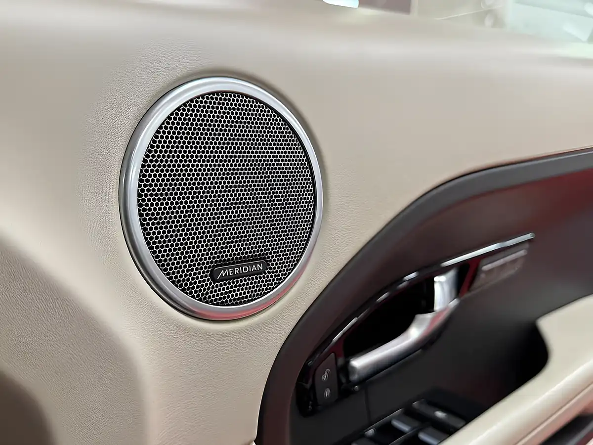 Used 2015 Land Rover Range Rover Evoque Autobiography White - Interior and Exterior details 16