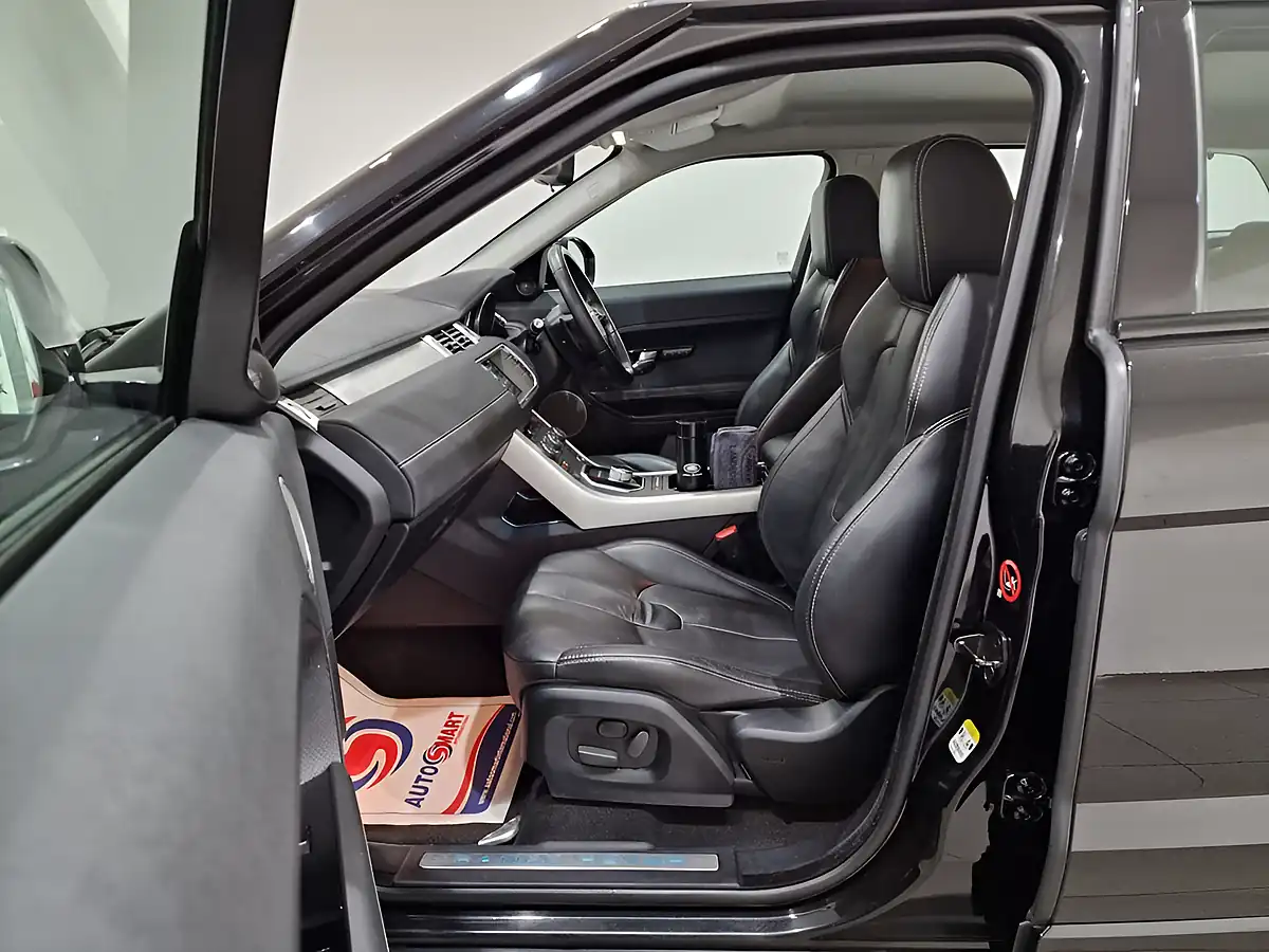 Used 2015 Land Rover Range Rover Evoque Dynamic Black - Interior and Exterior details 16