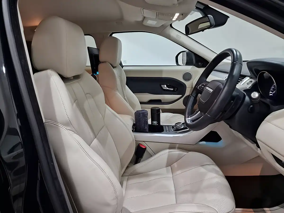 Used 2015 Land Rover Range Rover Evoque Dynamic Black - Interior and Exterior details 10