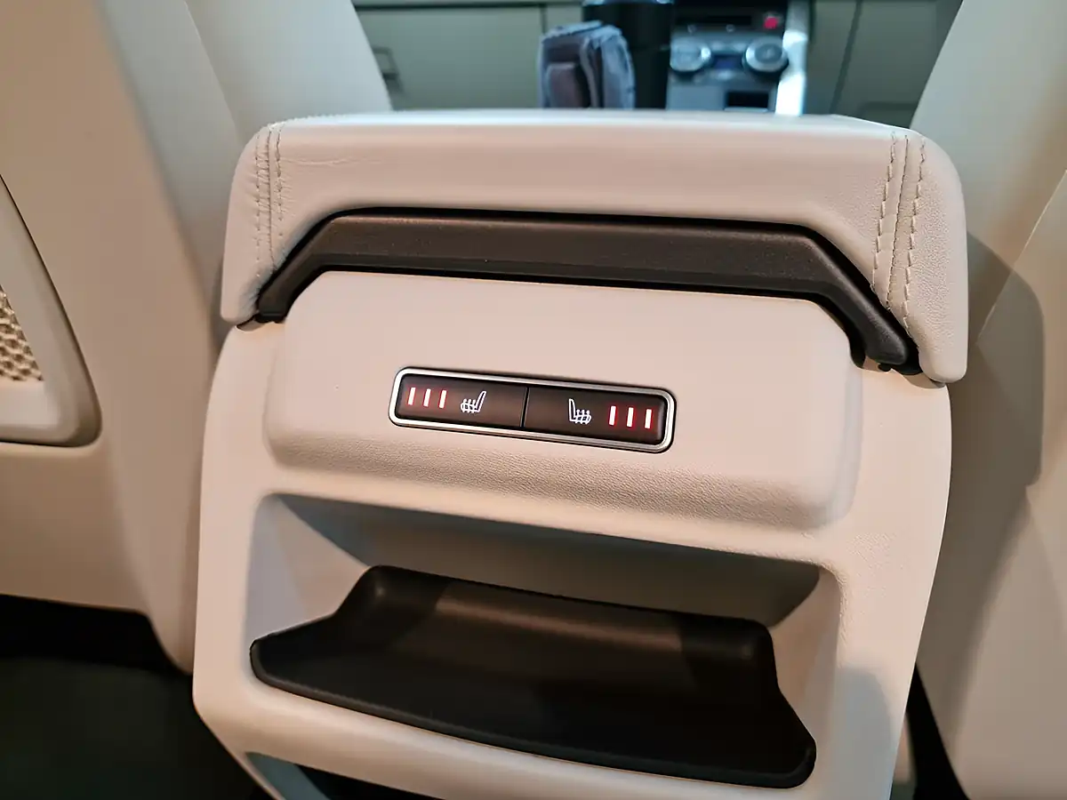 Used 2015 Land Rover Range Rover Evoque Dynamic Black - Interior and Exterior details 15