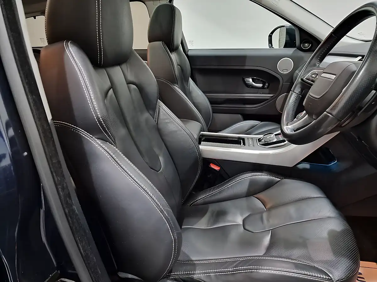 Used 2015 Land Rover Range Rover Evoque Dynamic Blue - Interior and Exterior details 10