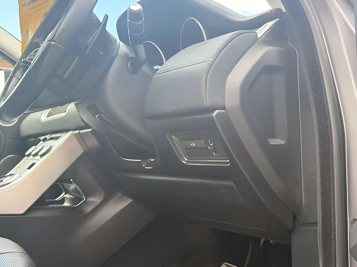Used 2015 Land Rover Range Rover Evoque Dynamic Corris Grey - Interior and Exterior details 11