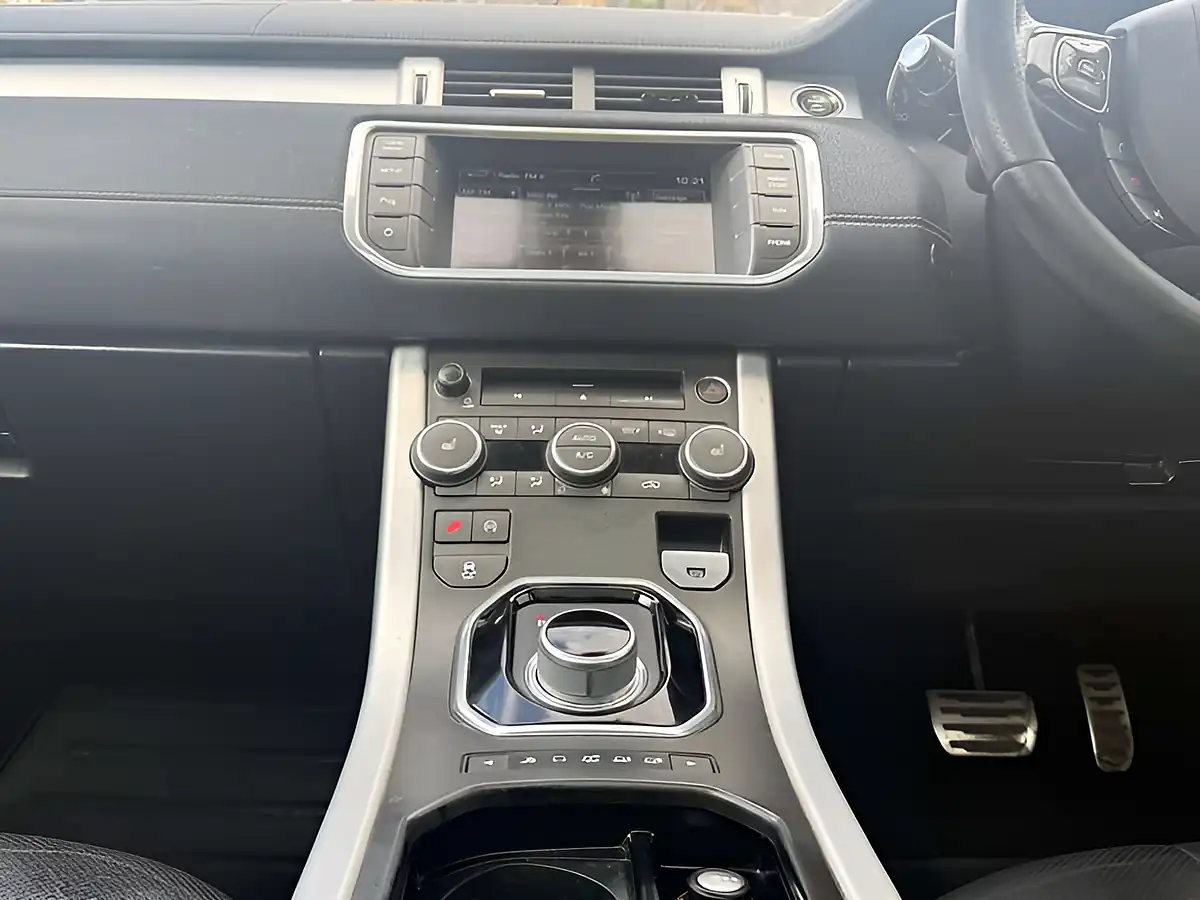 Used 2015 Land Rover Range Rover Evoque Dynamic Corris Grey - Interior and Exterior details 13