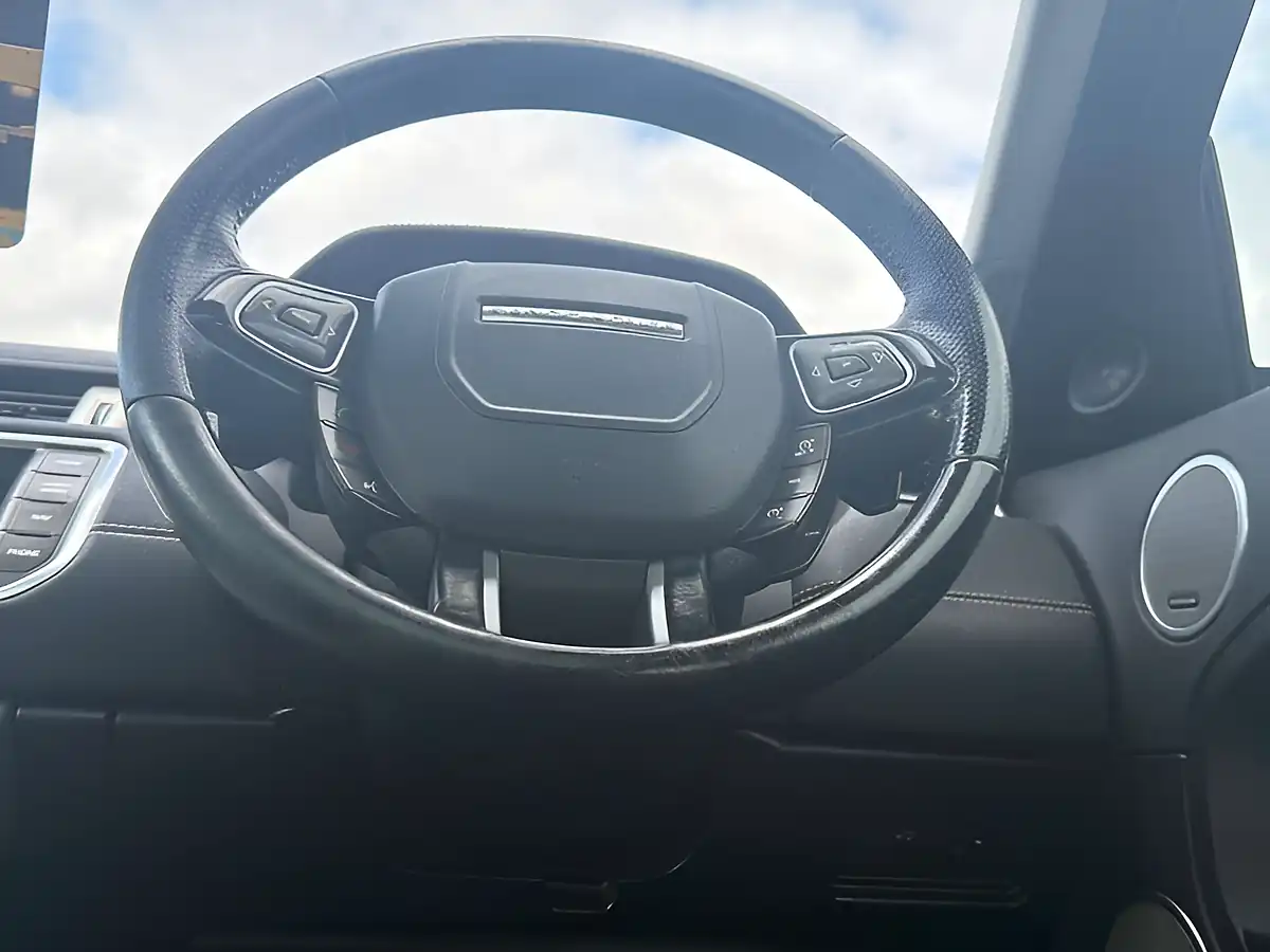 Used 2015 Land Rover Range Rover Evoque Dynamic Corris Grey - Interior and Exterior details 14