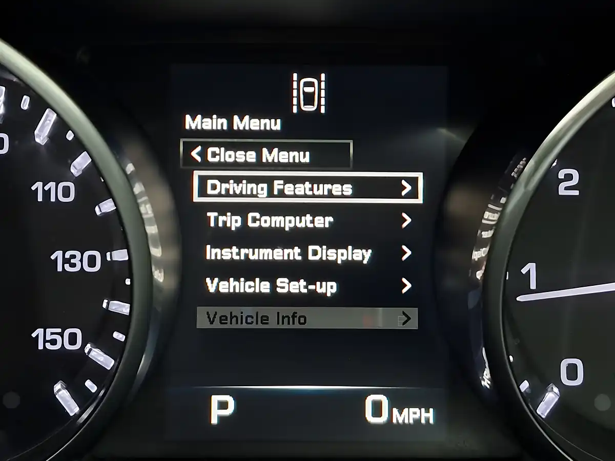 Used 2015 Land Rover Range Rover Evoque Dynamic Firenze Red - Interior and Exterior details 16