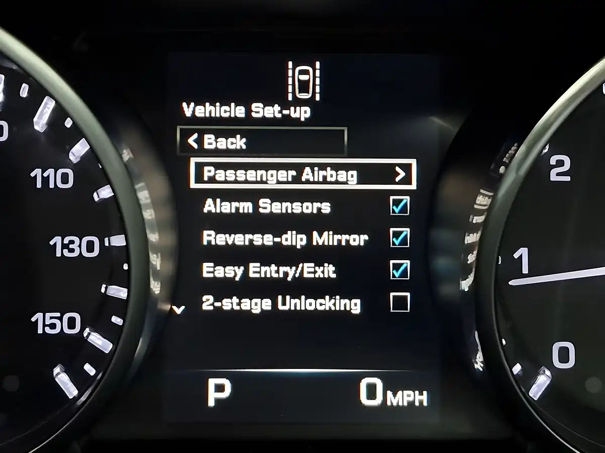 Used 2015 Land Rover Range Rover Evoque Dynamic Firenze Red - Interior and Exterior details 17