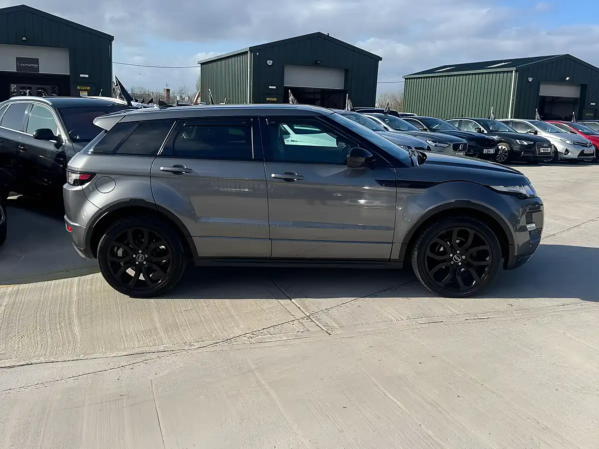 Used 2015 Land Rover Range Rover Evoque Dynamic Grey - Interior and Exterior details 11