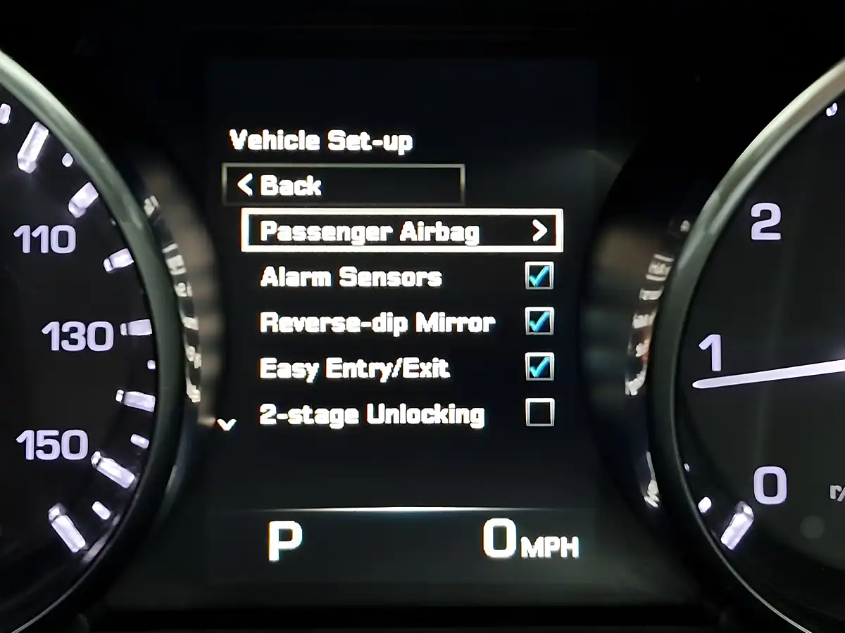 Used 2015 Land Rover Range Rover Evoque Dynamic Lux Black - Interior and Exterior details 17