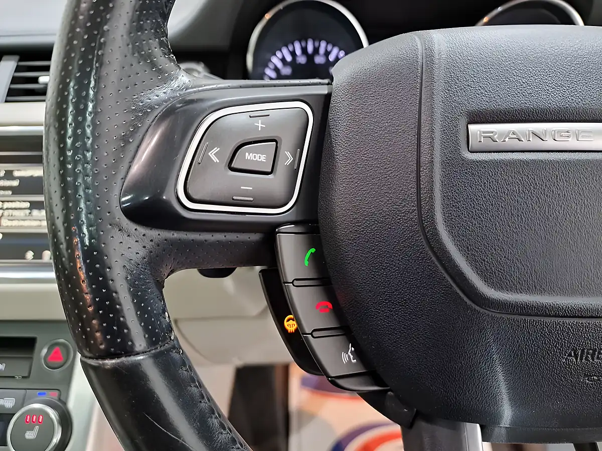 Used 2015 Land Rover Range Rover Evoque Dynamic Lux Brown - Interior and Exterior details 15