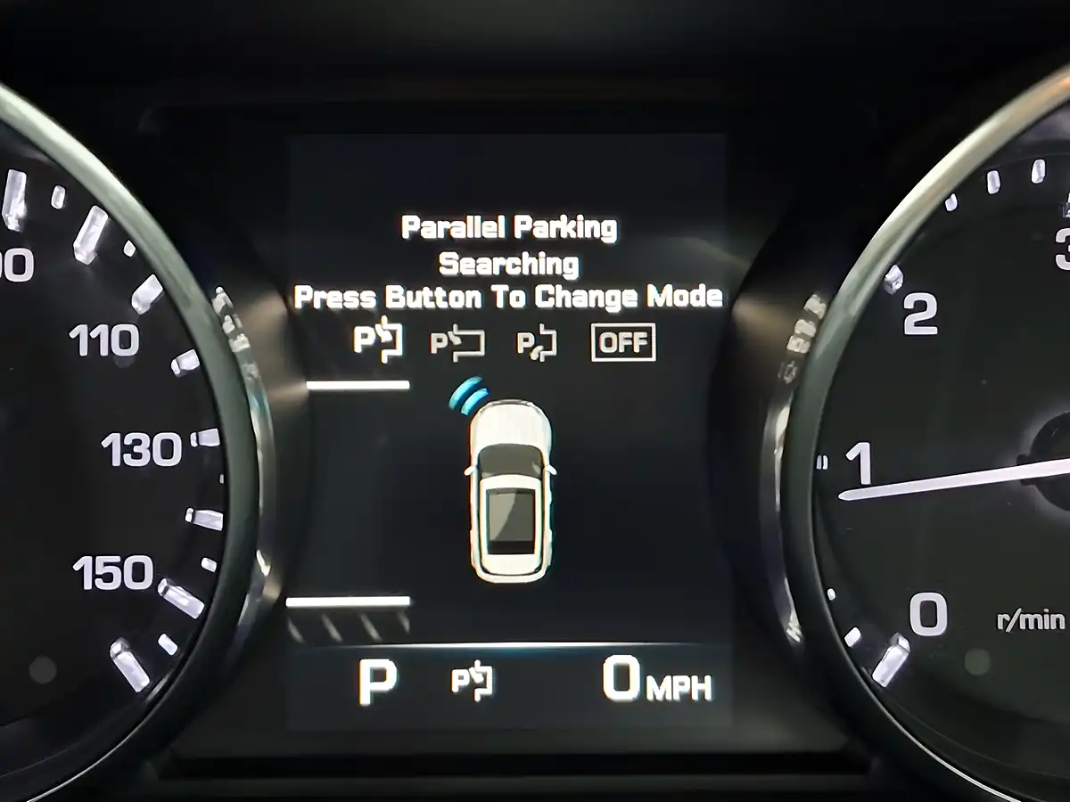 Used 2015 Land Rover Range Rover Evoque Dynamic Lux Brown - Interior and Exterior details 16