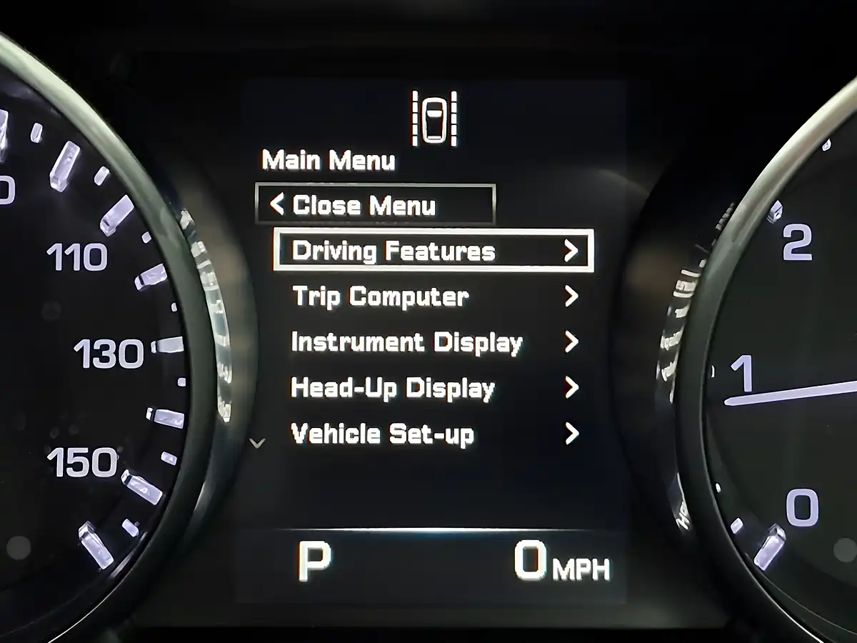 Used 2015 Land Rover Range Rover Evoque Dynamic Lux Firenze Red - Interior and Exterior details 16