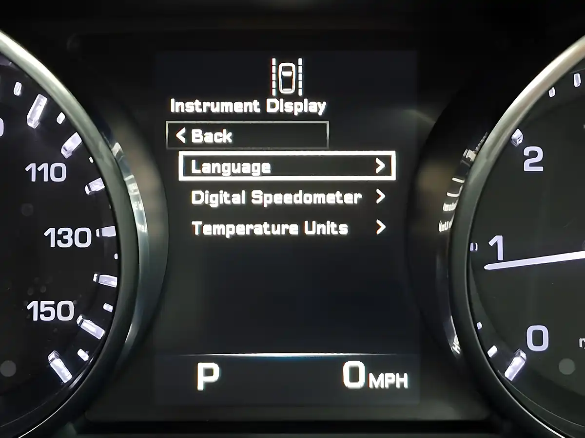 Used 2015 Land Rover Range Rover Evoque Dynamic Lux Firenze Red - Interior and Exterior details 17