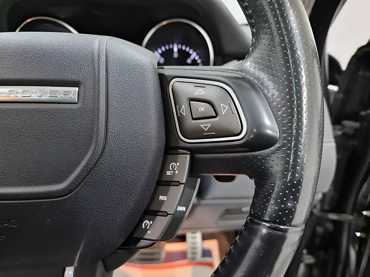 Used 2015 Land Rover Range Rover Evoque Dynamic Lux Grey - Interior and Exterior details 15