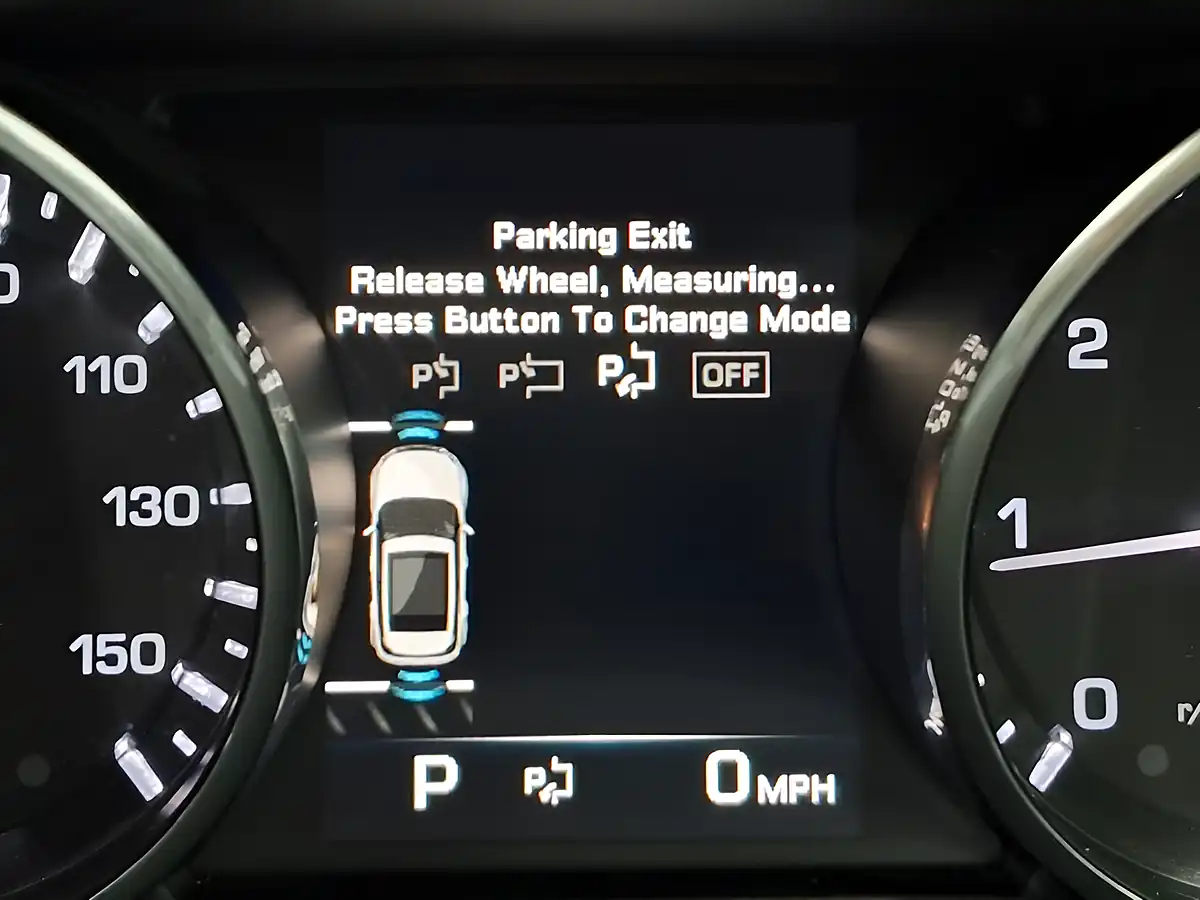 Used 2015 Land Rover Range Rover Evoque Dynamic Lux Grey - Interior and Exterior details 16