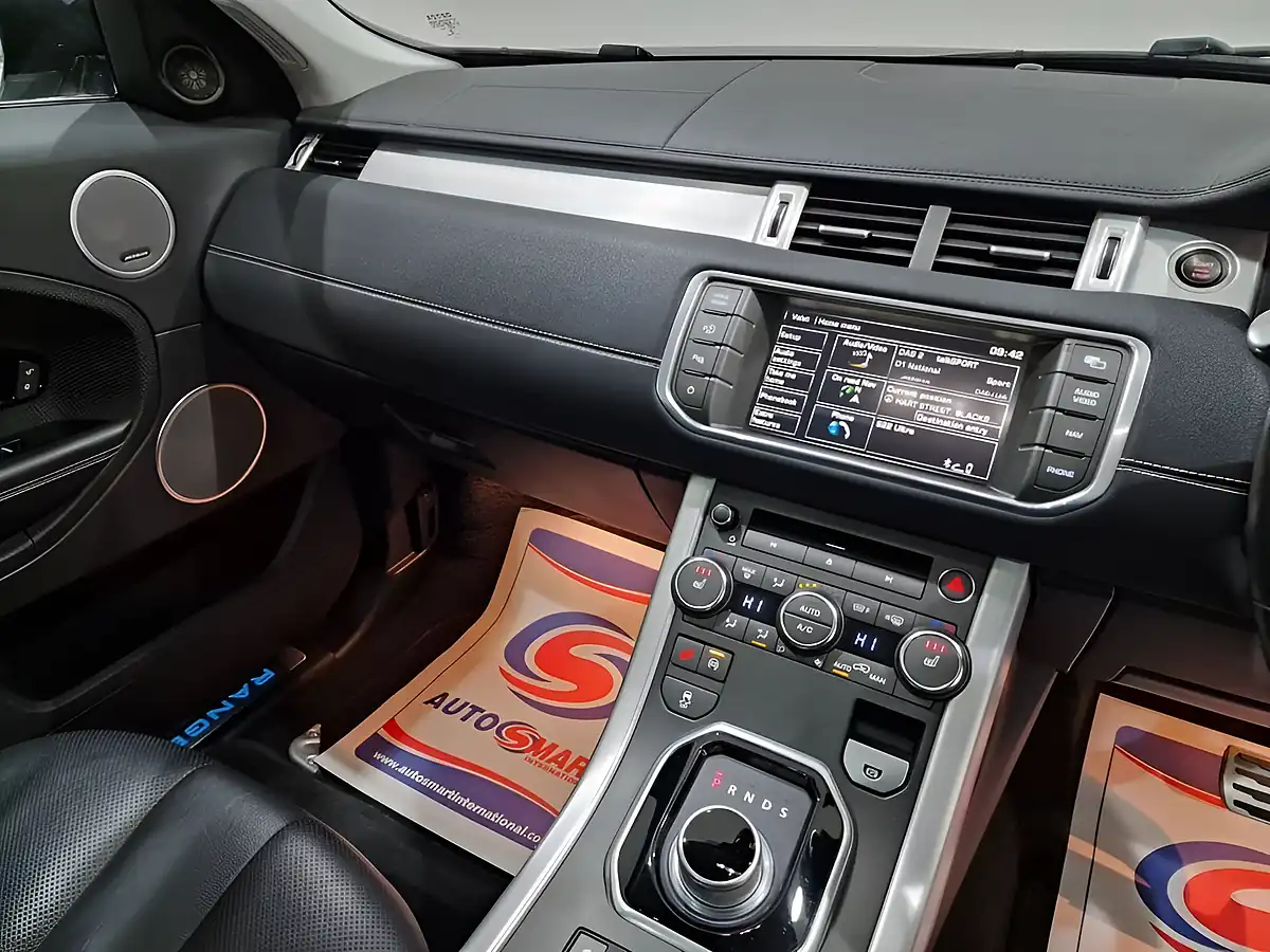 Used 2015 Land Rover Range Rover Evoque Dynamic Lux White - Interior and Exterior details 11