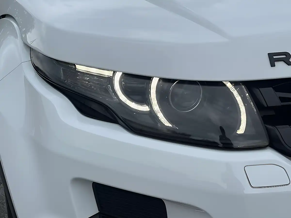 Used 2015 Land Rover Range Rover Evoque Dynamic Luxury Fuji White - Interior and Exterior details 16