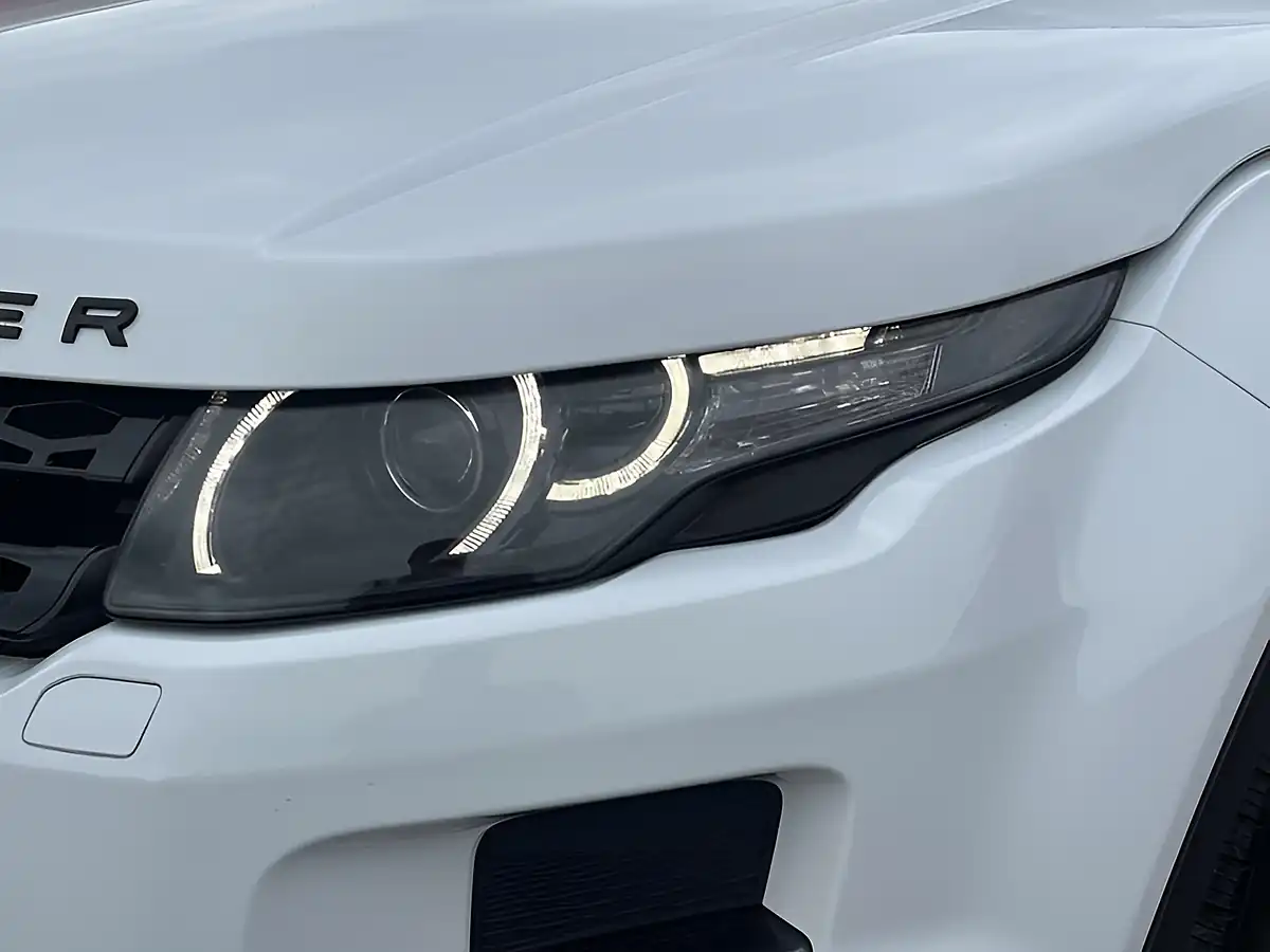 Used 2015 Land Rover Range Rover Evoque Dynamic Luxury Fuji White - Interior and Exterior details 17