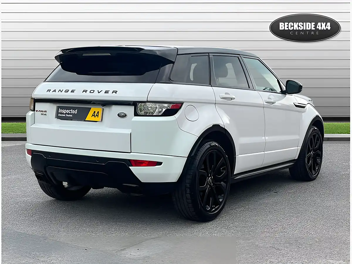 Used 2015 Land Rover Range Rover Evoque Dynamic Luxury Fuji White - Interior and Exterior details 4