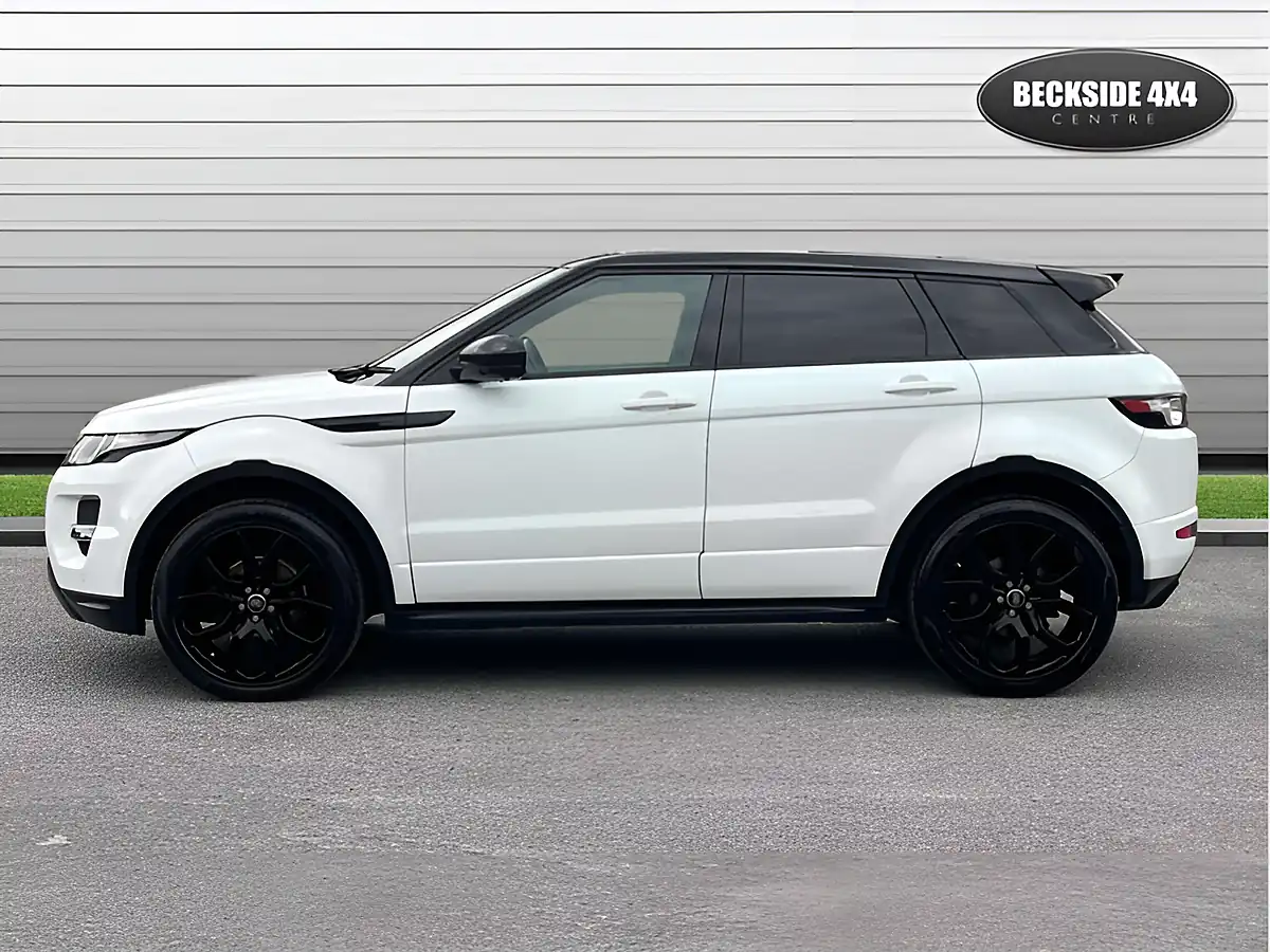 Used 2015 Land Rover Range Rover Evoque Dynamic Luxury Fuji White - Interior and Exterior details 6