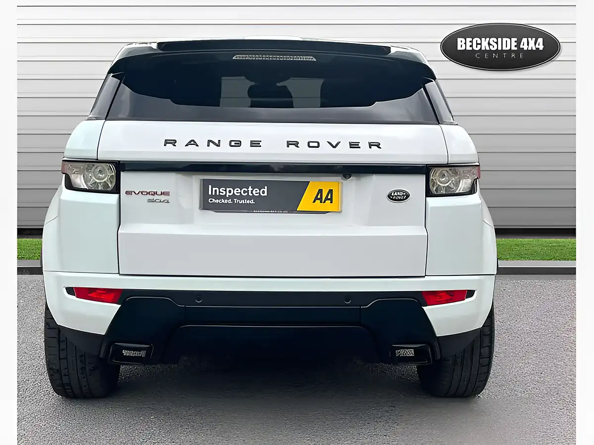 Used 2015 Land Rover Range Rover Evoque Dynamic Luxury Fuji White - Interior and Exterior details 9