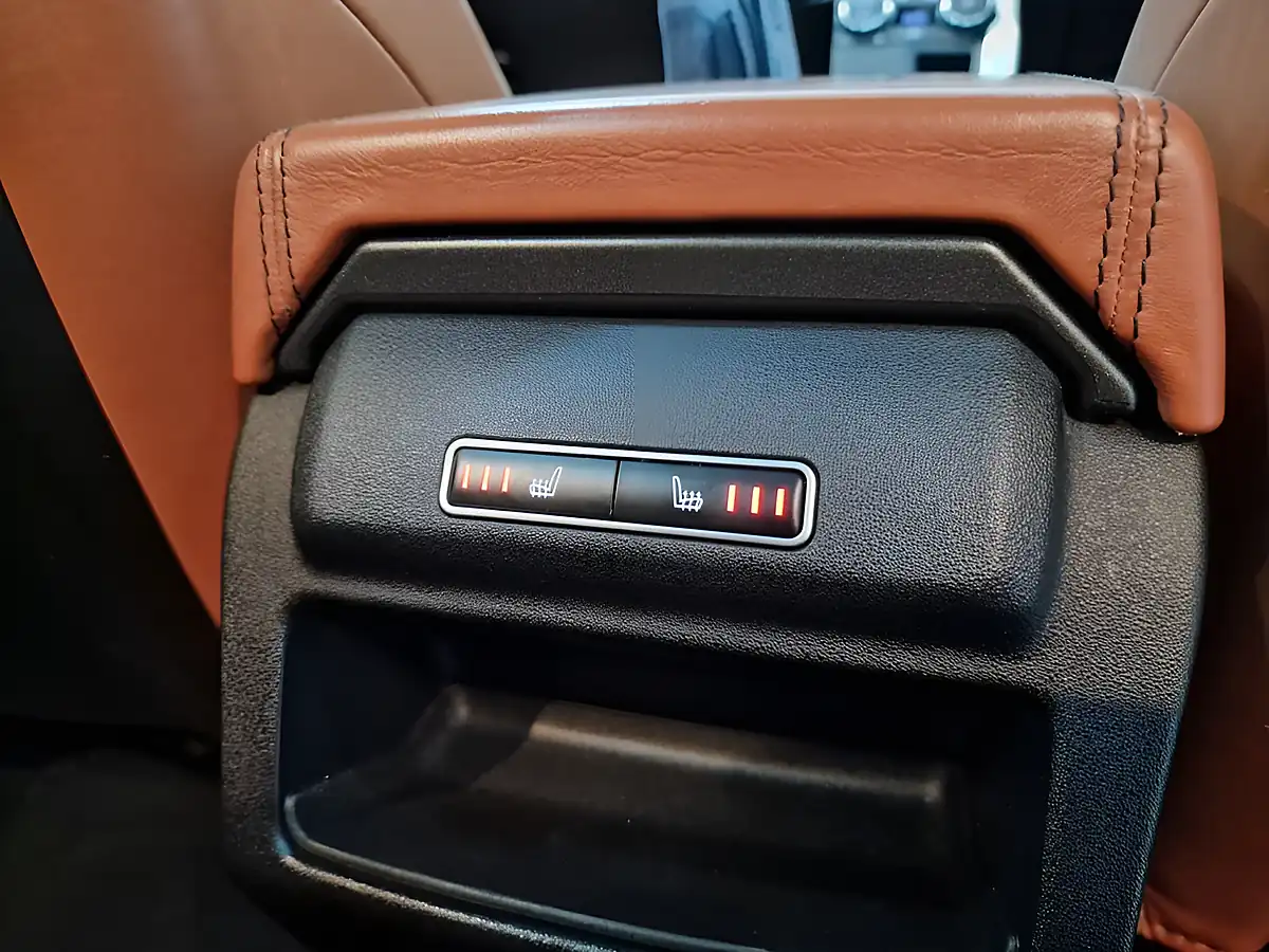 Used 2015 Land Rover Range Rover Evoque Dynamic Special Edition Orange - Interior and Exterior details 16