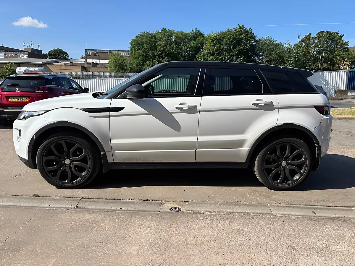 Used 2015 Land Rover Range Rover Evoque Dynamic White - Interior and Exterior details 4