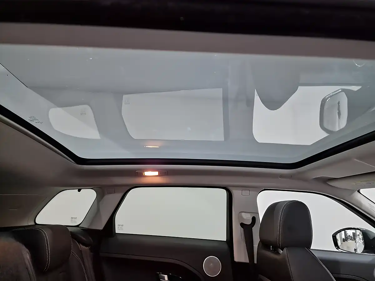 Used 2015 Land Rover Range Rover Evoque Dynamic White - Interior and Exterior details 10