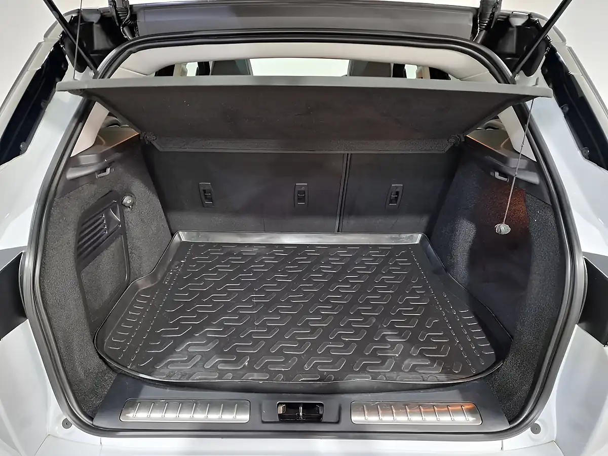 Used 2015 Land Rover Range Rover Evoque Dynamic White - Interior and Exterior details 11