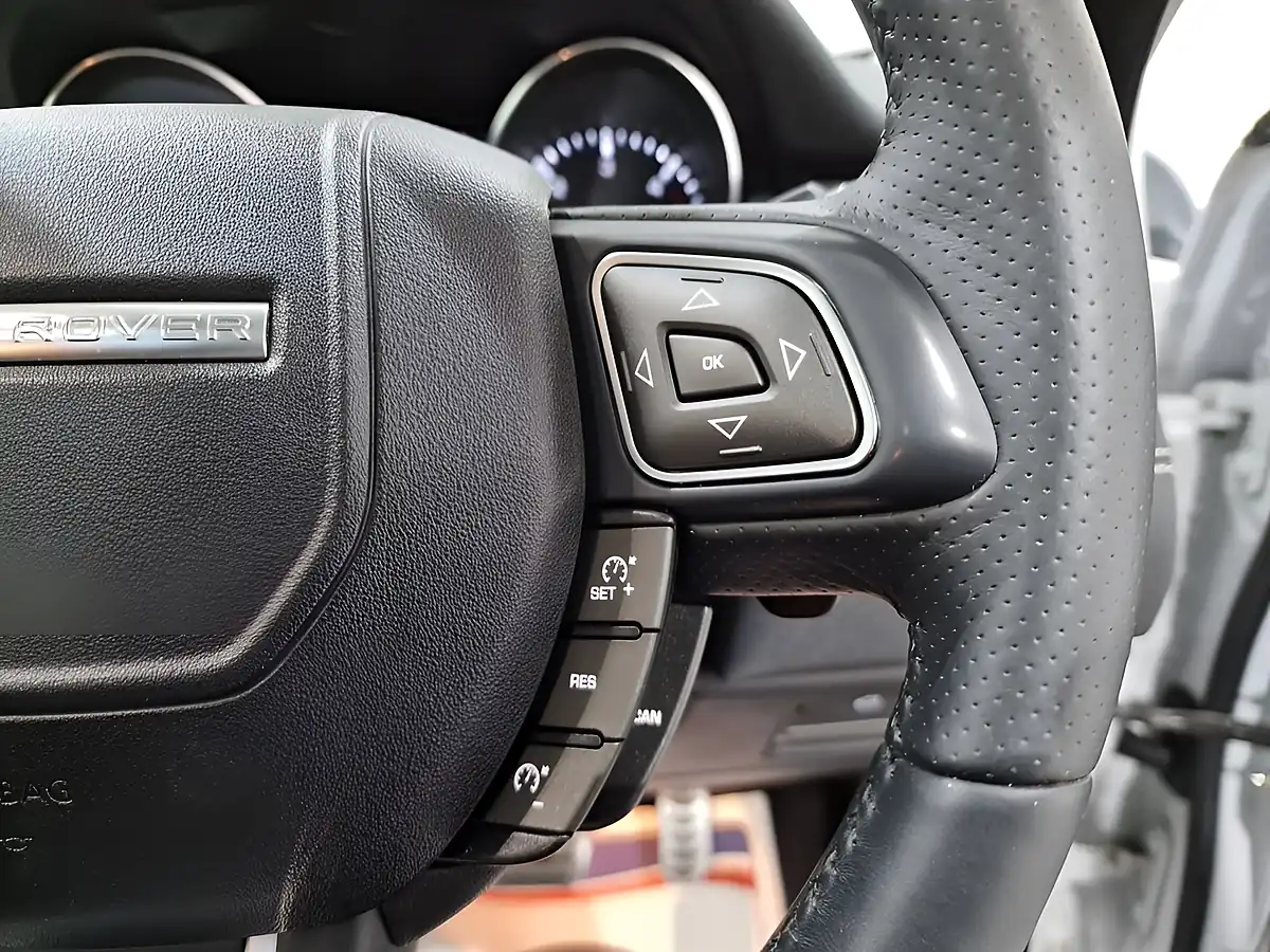 Used 2015 Land Rover Range Rover Evoque Dynamic White - Interior and Exterior details 15