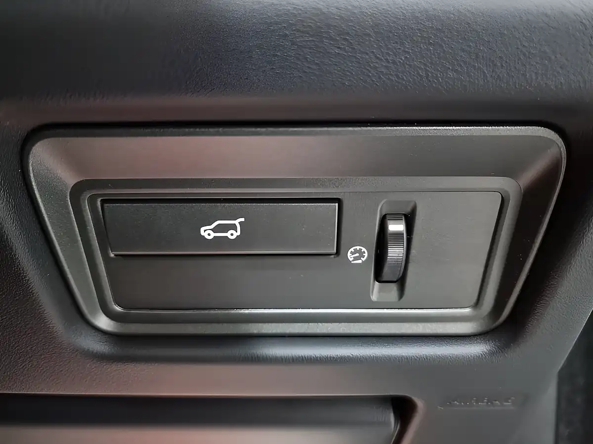 Used 2015 Land Rover Range Rover Evoque Dynamic White - Interior and Exterior details 17