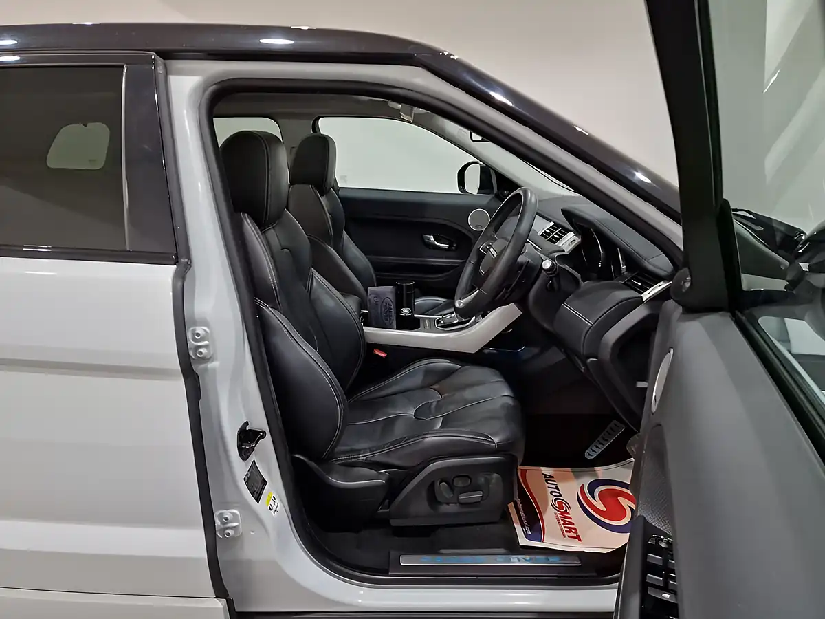 Used 2015 Land Rover Range Rover Evoque Dynamic White - Interior and Exterior details 9
