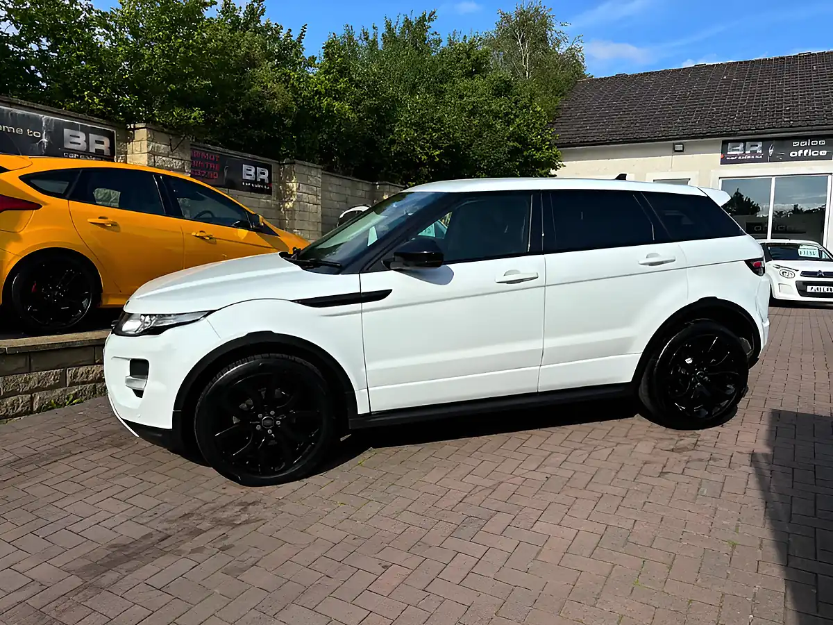 Used 2015 Land Rover Range Rover Evoque Dynamic White - Interior and Exterior details 5