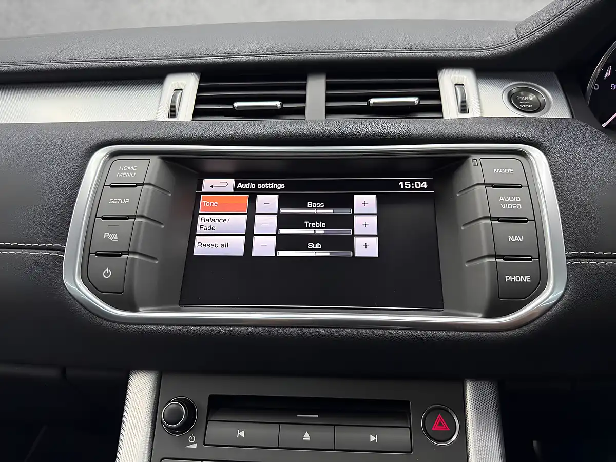 Used 2015 Land Rover Range Rover Evoque Dynamic White - Interior and Exterior details 16