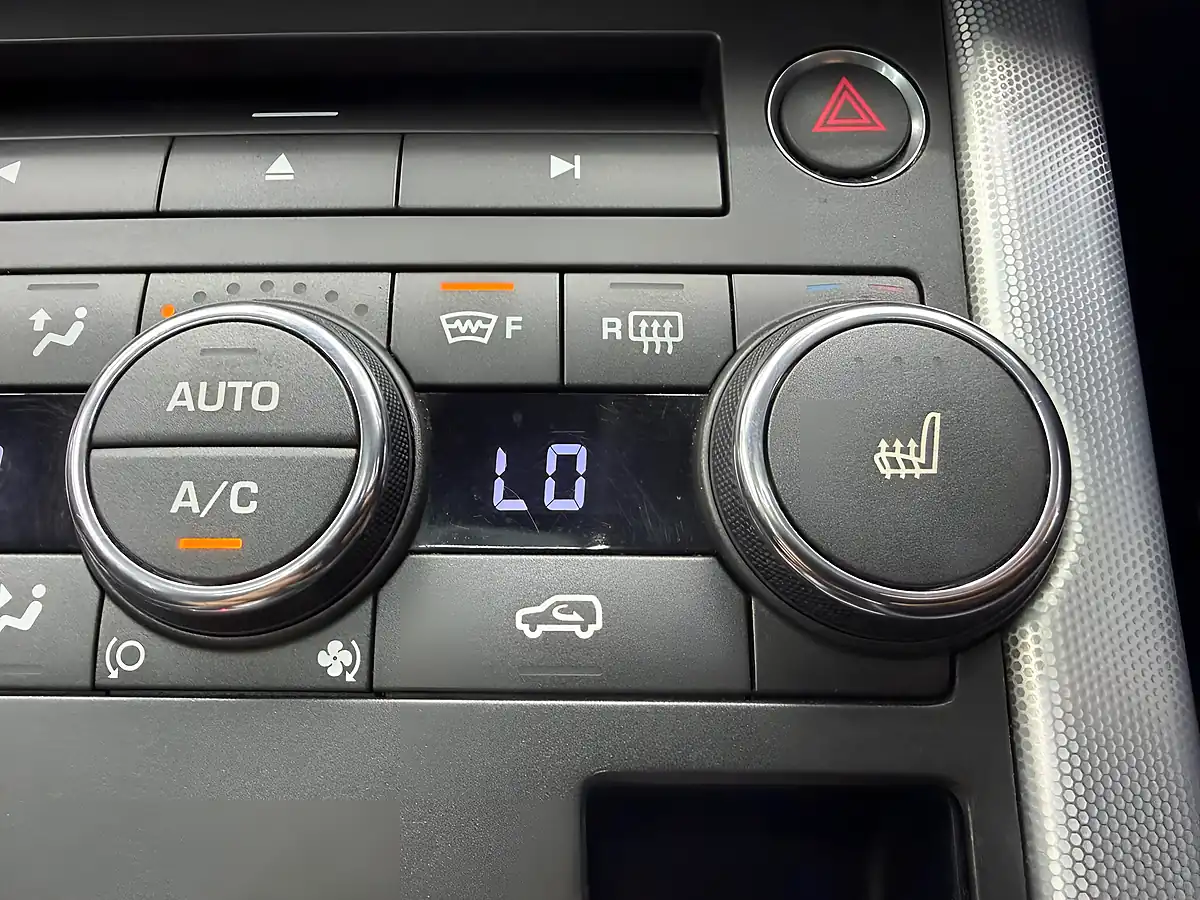 Used 2015 Land Rover Range Rover Evoque Dynamic White - Interior and Exterior details 18