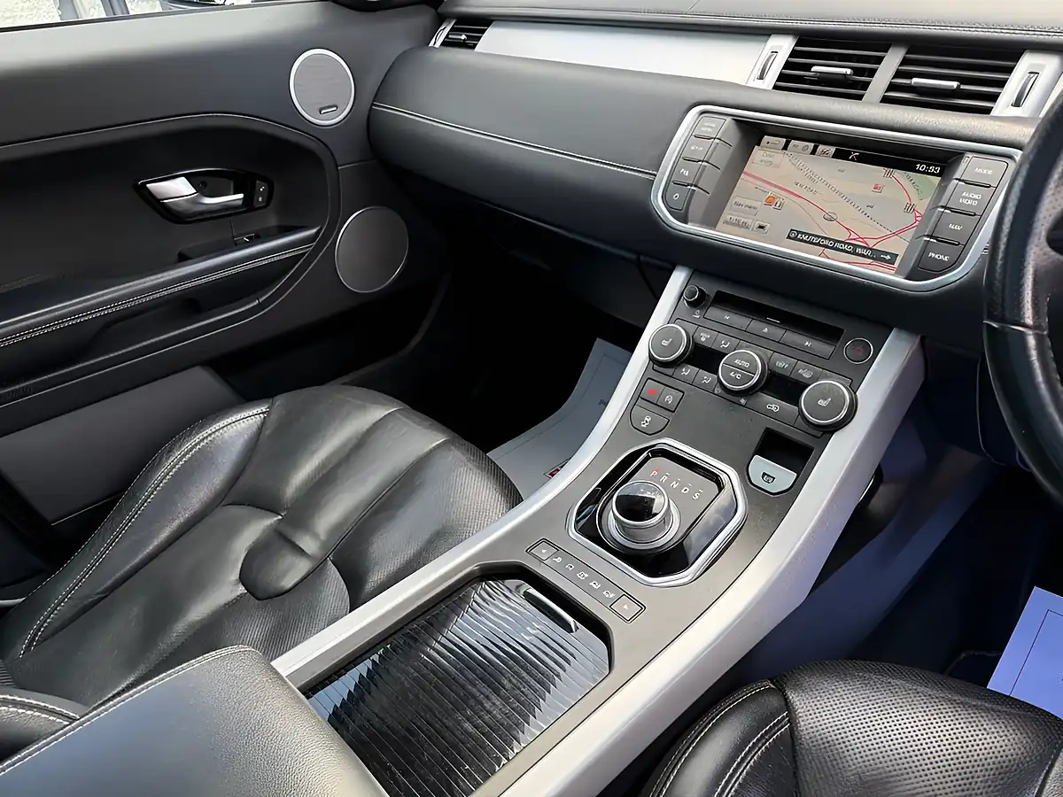 Used 2015 Land Rover Range Rover Evoque Dynamic White - Interior and Exterior details 11