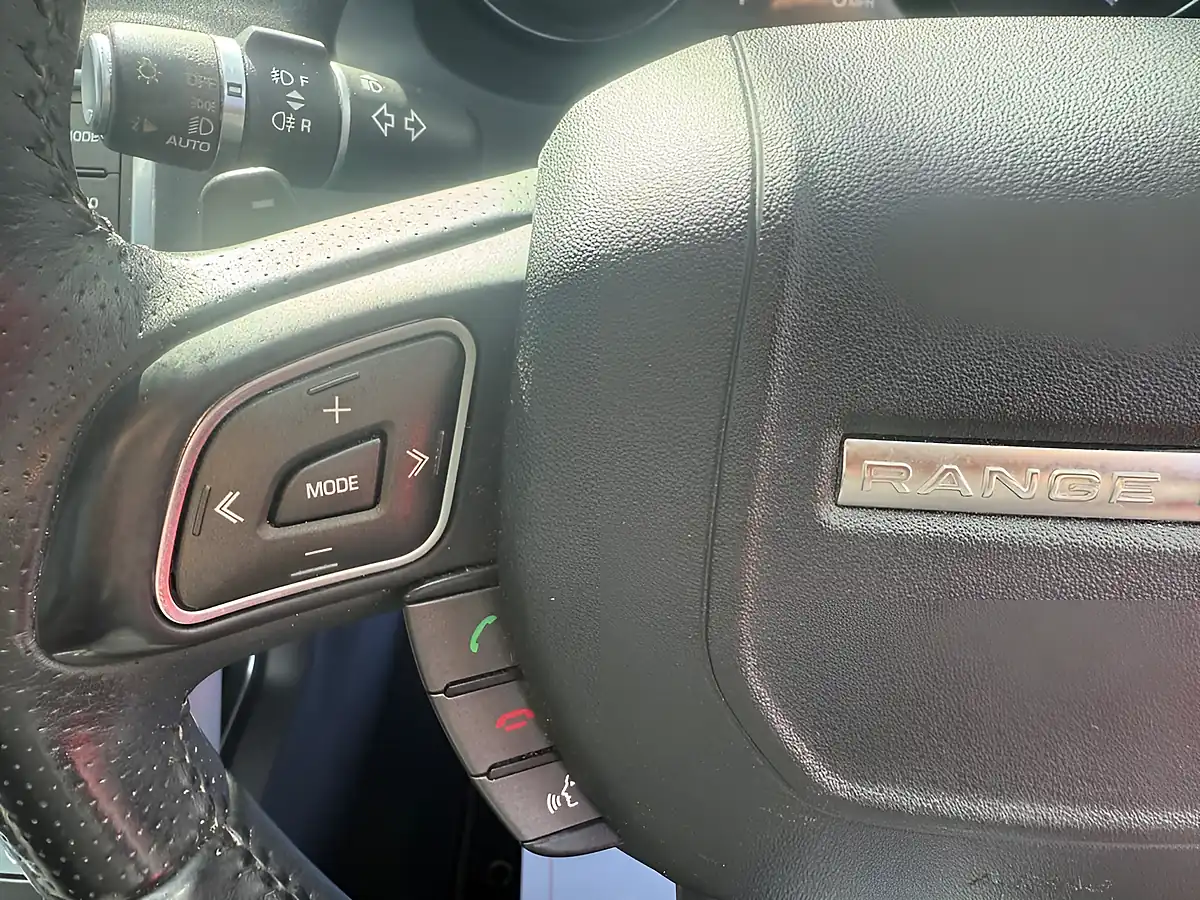 Used 2015 Land Rover Range Rover Evoque Dynamic White - Interior and Exterior details 14