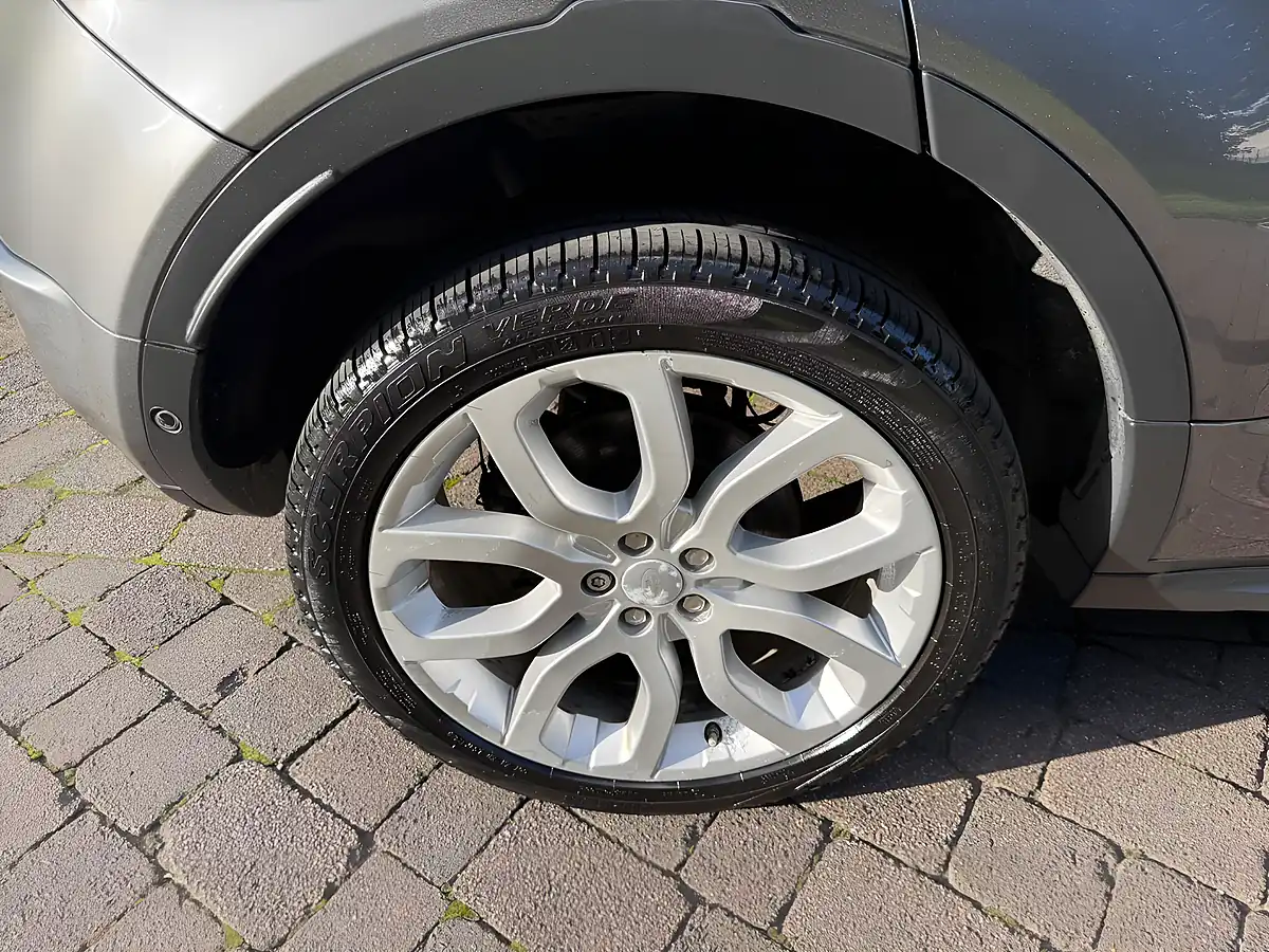 Used 2015 Land Rover Range Rover Evoque Hse Dynamic Grey - Interior and Exterior details 12