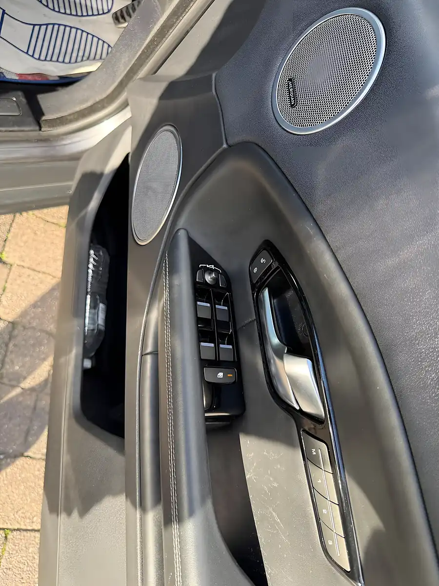 Used 2015 Land Rover Range Rover Evoque Hse Dynamic Grey - Interior and Exterior details 14