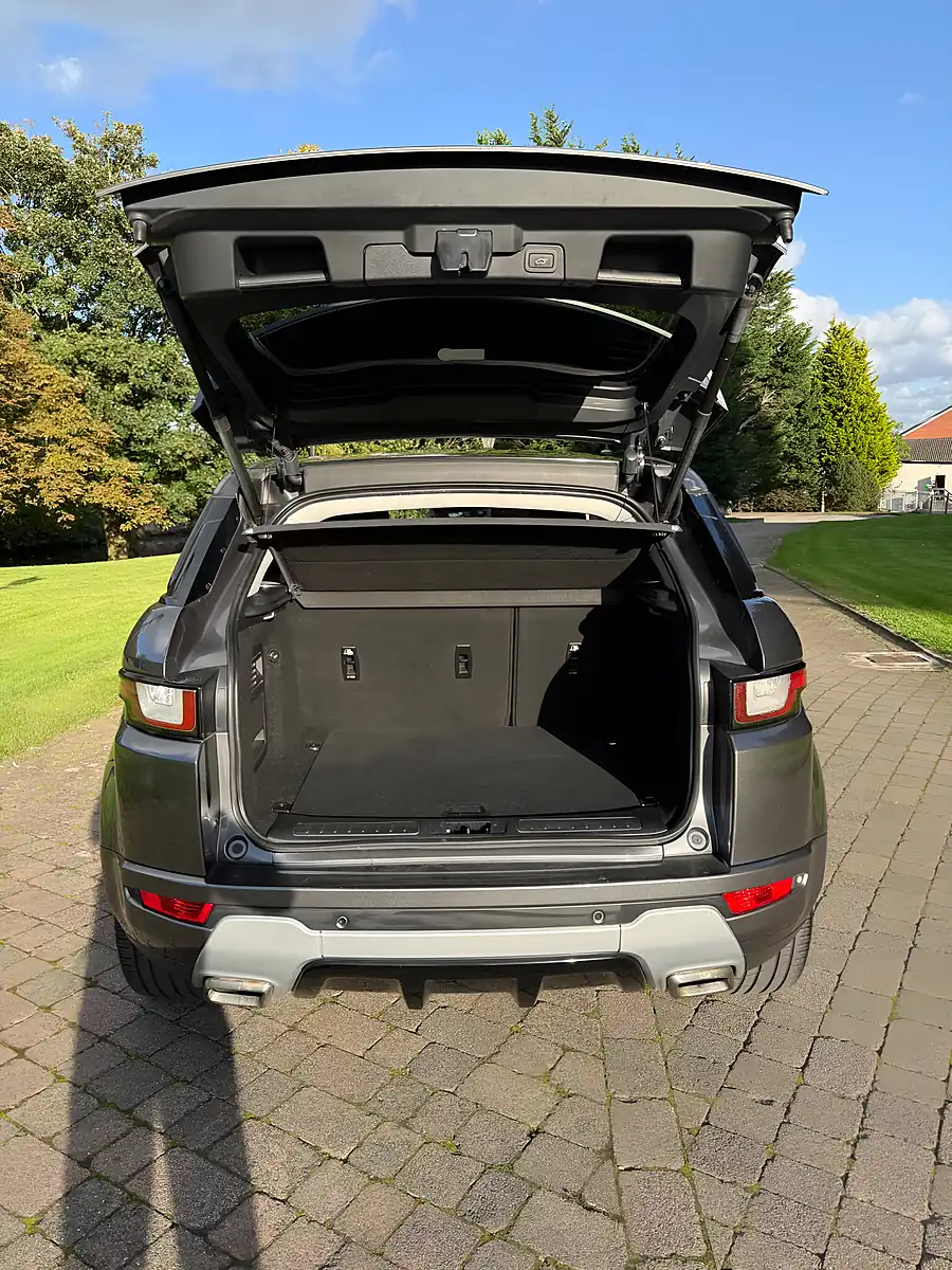 Used 2015 Land Rover Range Rover Evoque Hse Dynamic Grey - Interior and Exterior details 17