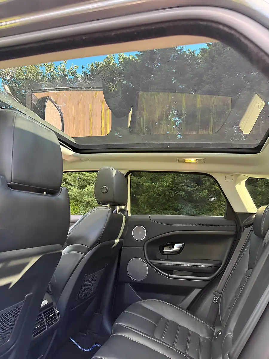 Used 2015 Land Rover Range Rover Evoque Hse Dynamic Grey - Interior and Exterior details 19
