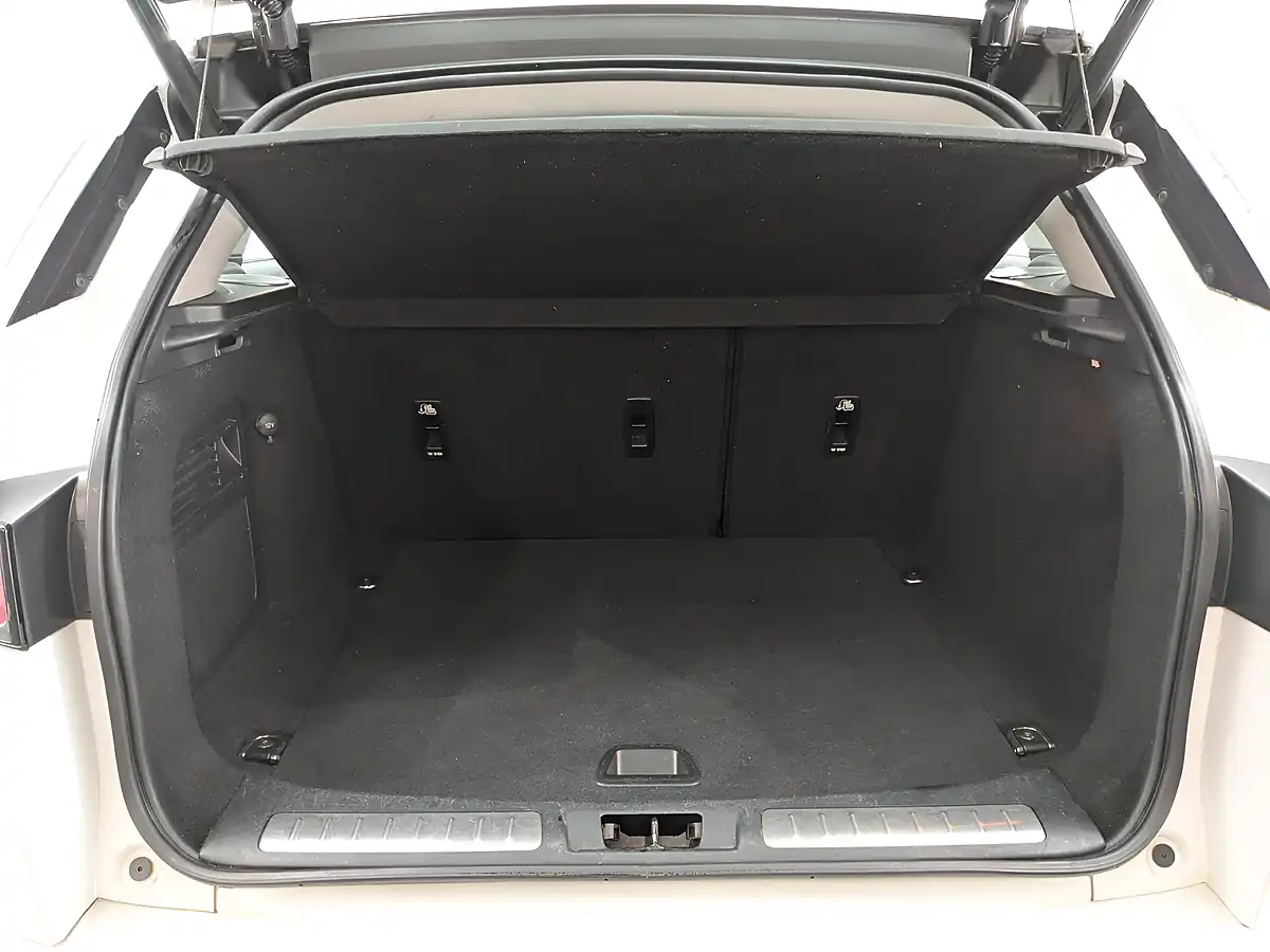 Used 2015 Land Rover Range Rover Evoque Hse Dynamic Lux Fuji White - Interior and Exterior details 10