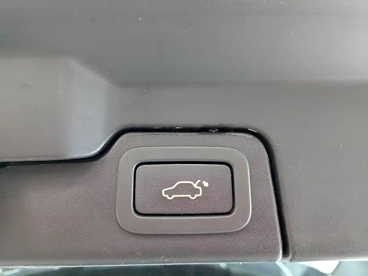 Used 2015 Land Rover Range Rover Evoque Hse Dynamic Lux Fuji White - Interior and Exterior details 11