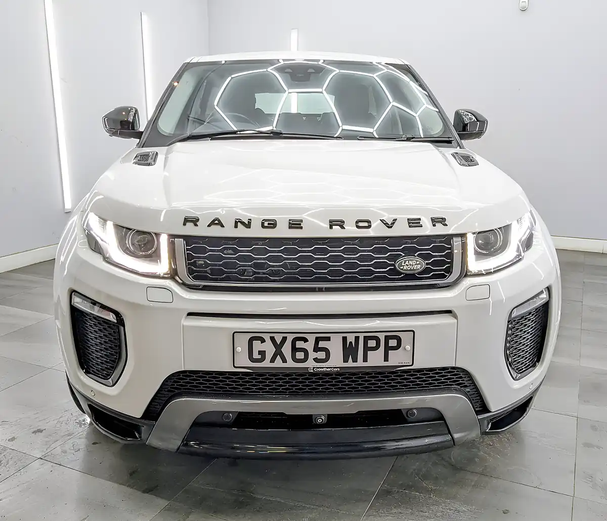 Used 2015 Land Rover Range Rover Evoque Hse Dynamic Lux Fuji White - Interior and Exterior details 2