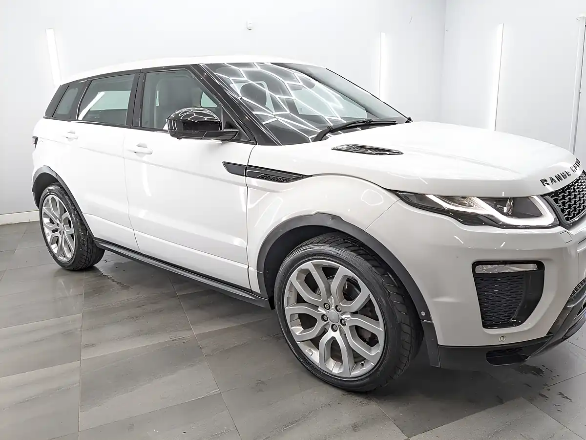 Used 2015 Land Rover Range Rover Evoque Hse Dynamic Lux Fuji White - Interior and Exterior details 4