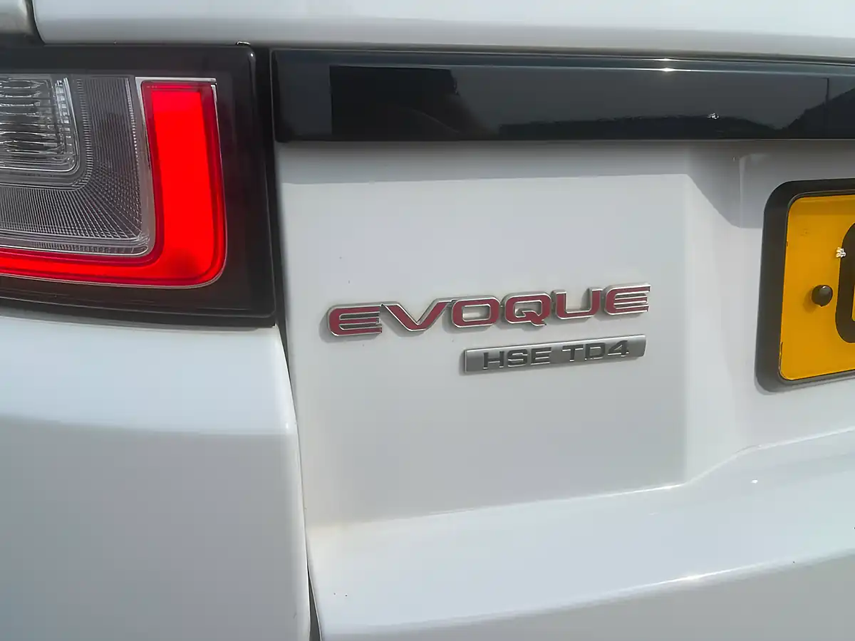 Used 2015 Land Rover Range Rover Evoque Hse Dynamic Lux White - Interior and Exterior details 10