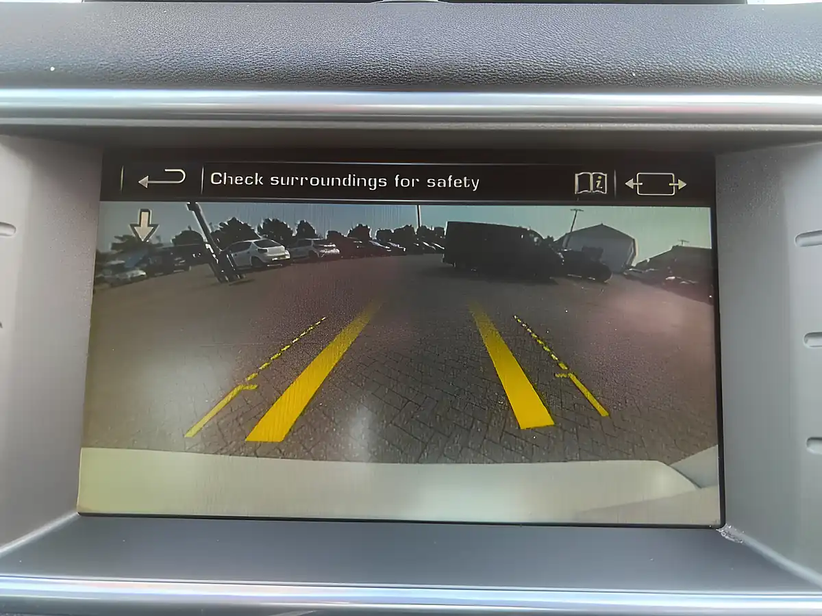 Used 2015 Land Rover Range Rover Evoque Hse Dynamic Lux White - Interior and Exterior details 20